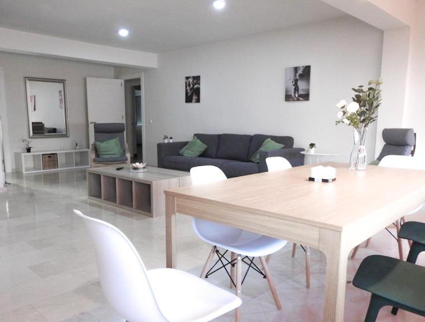 Carihuela Beach Suite Apartment Torremolinos Exterior photo